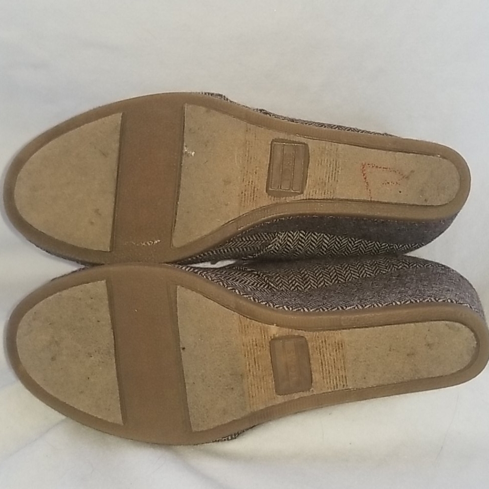 Toms - Picture 7 of 7